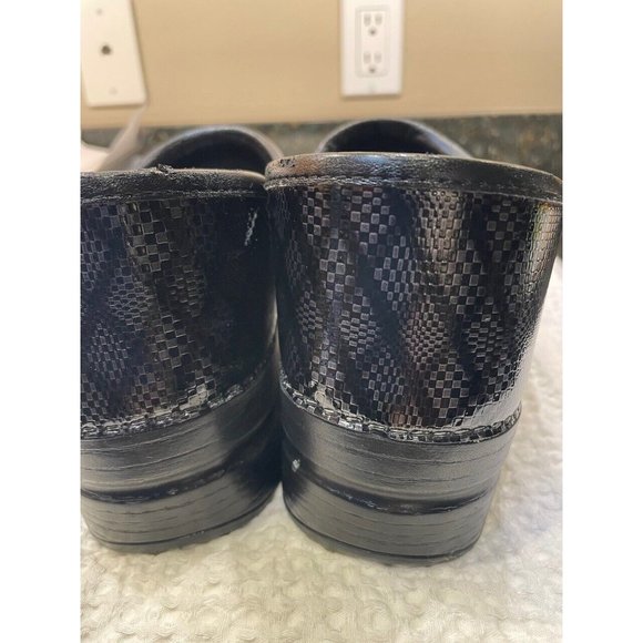 Dansko Professional Clogs Size  EU 42 - US 11.5-12 - Carbon Fiber Patent Leather - Picture 5 of 8